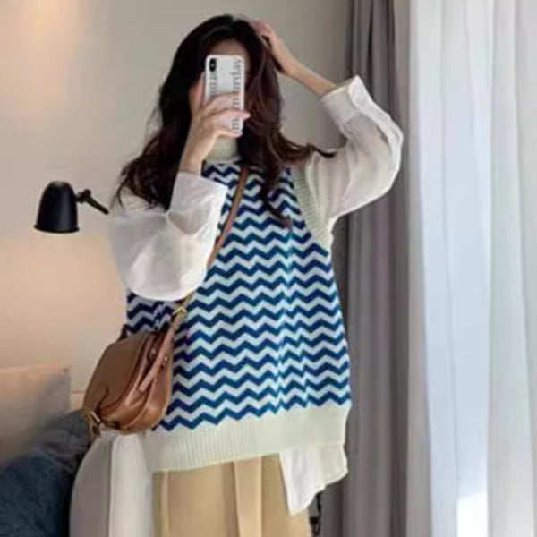 Women's knitted sweater with zigzag pattern and elegant collar Lune London