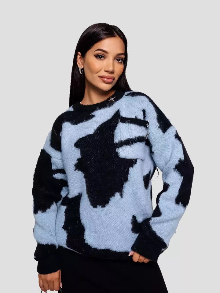 Women modern knit sweater with abstract design and soft texture Chic und Style