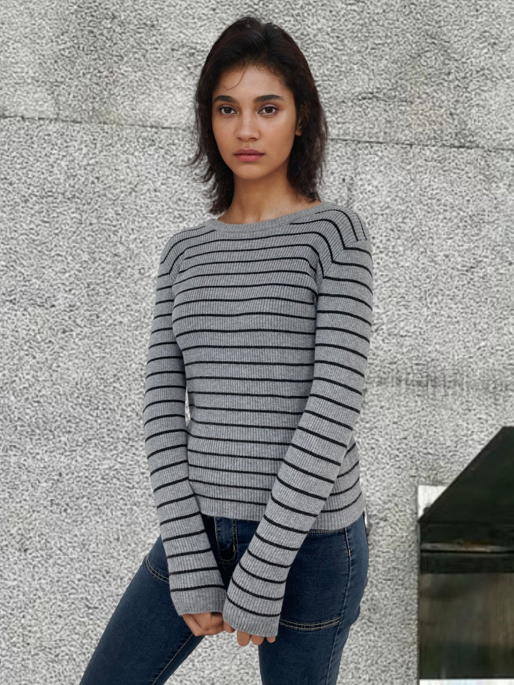 Long sleeve sweater for ladies with a modern striped pattern and a comfortable fit Lune London
