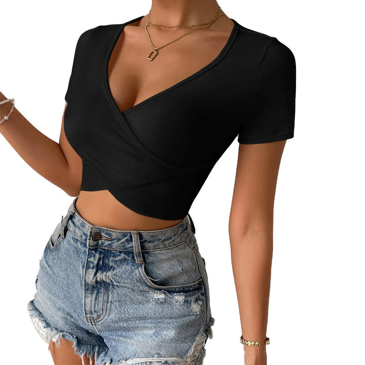 Short V-neck T-shirt for women with rolled design Chic & Stil