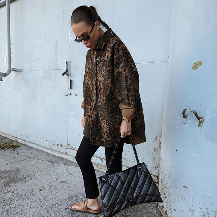 Shirt dress for women with trendy leopard print and a belt at the waist Lune London