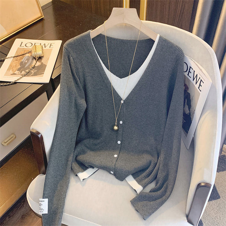 Casual knitted jacket for women with a fine ribbed structure and a deep V-neck Lune London