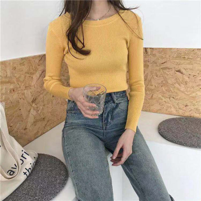 Women elegantly cut long sleeve top made of ribbed knit Lune London