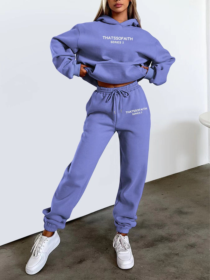 Women's jogging suit with comfortable hood and elastic cuffs Chic & Stil