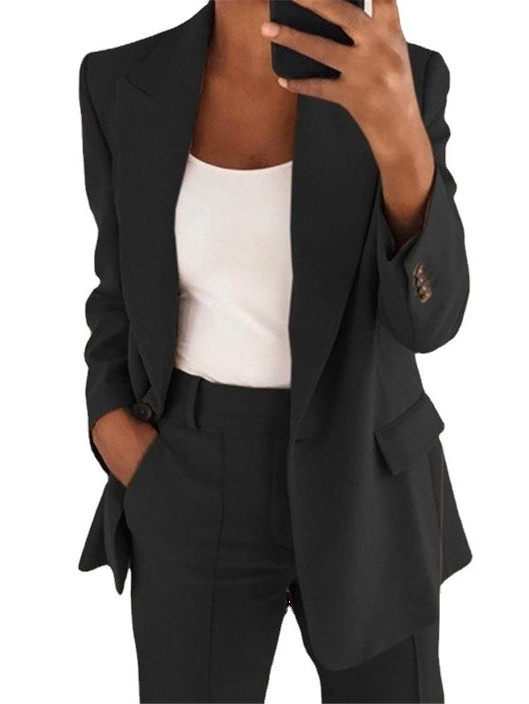 Ladies elegant blazer with fitted cut and practical pockets Lune London
