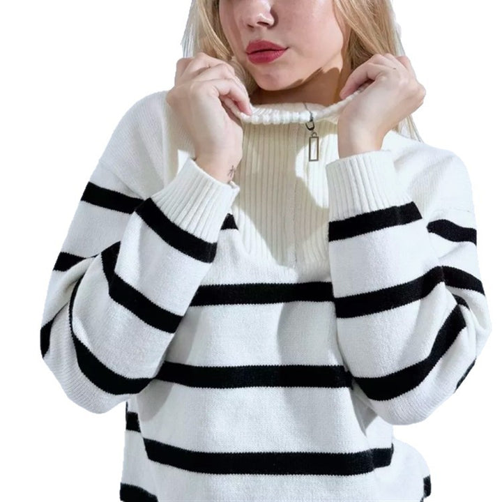 Knitted sweater for women with high collar and zipper Lune London