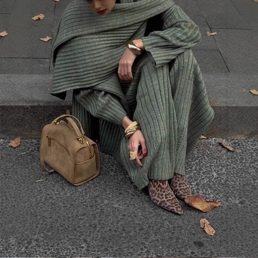 Complete knitted sweater for women with a relaxed and modern cut Lune London