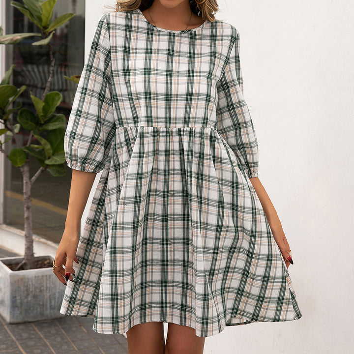 Dress for women with a checkered look and a fitted design Lune London