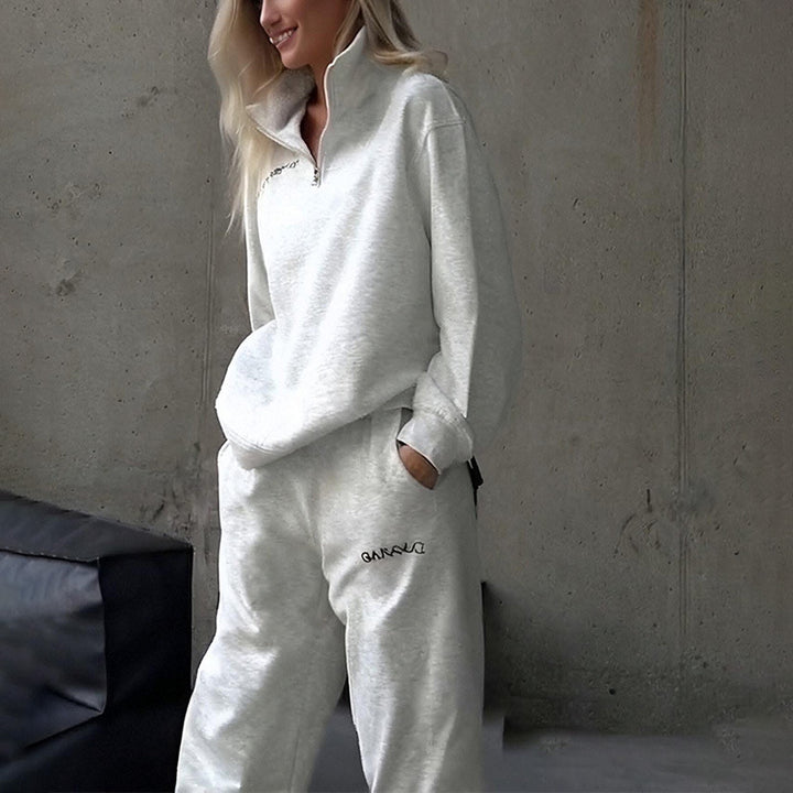 Casual women's sweater with half-zip and comfortable jogger pants Lune London