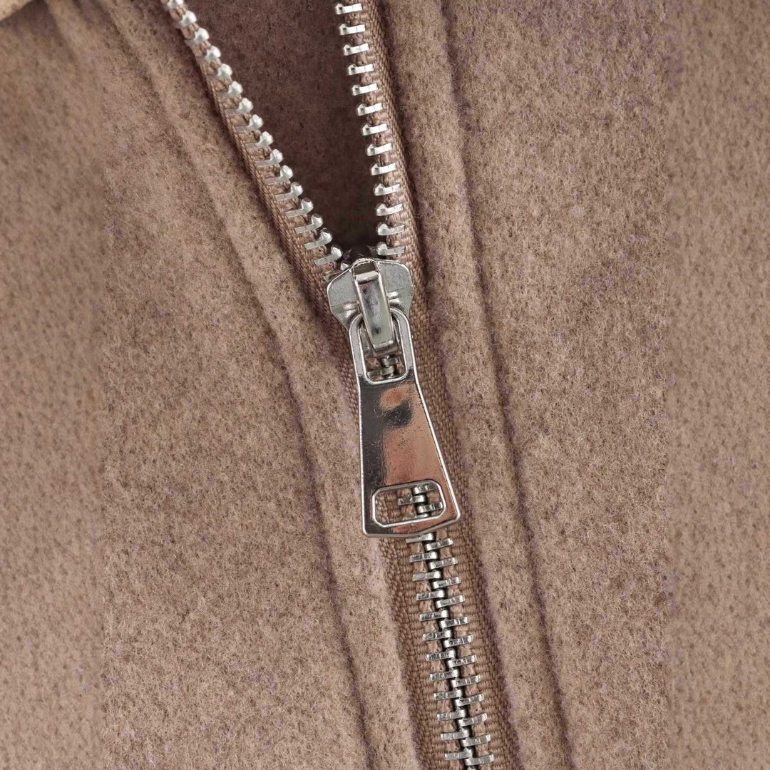 Cropped jacket for ladies with a modern fit and a decorative zipper Lune London