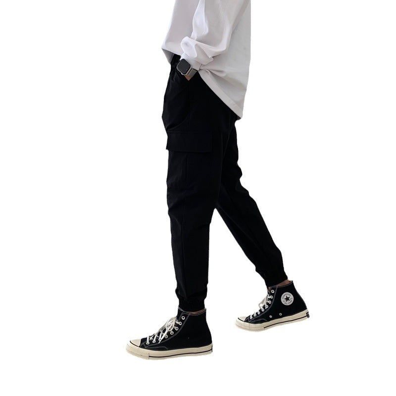 Men's cargo pants with elastic waistband and practical side pockets Lune London