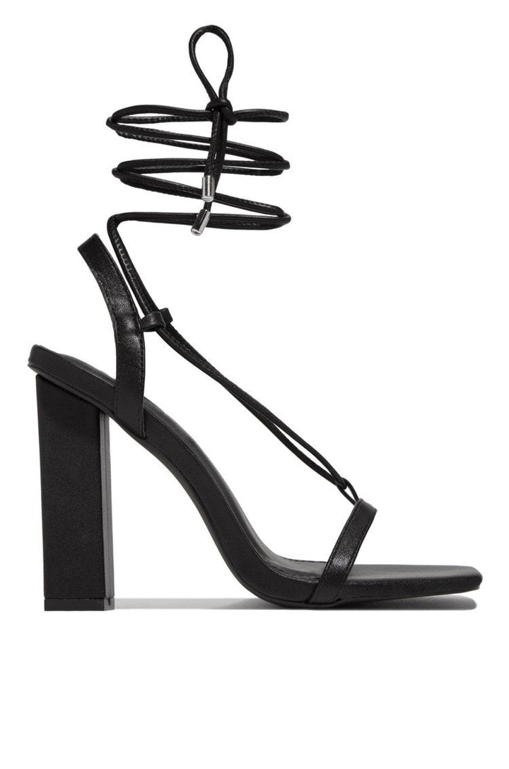 Women High Heels with Elegant Strap Design and Comfortable Block Heel Chic und Stil
