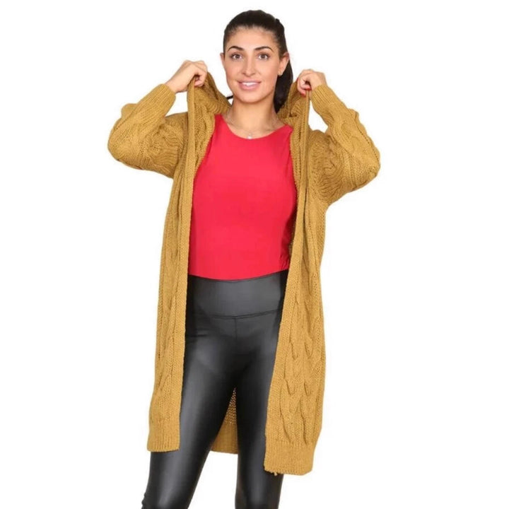 Women's knitted coat with hood and cable pattern Lune Londonl