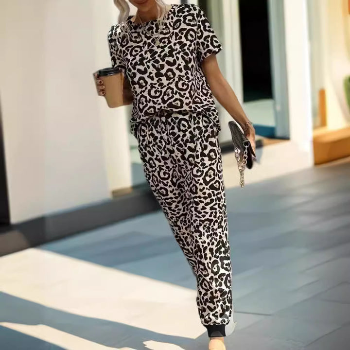 Comfortable lounge set for women with leopard print Lune London