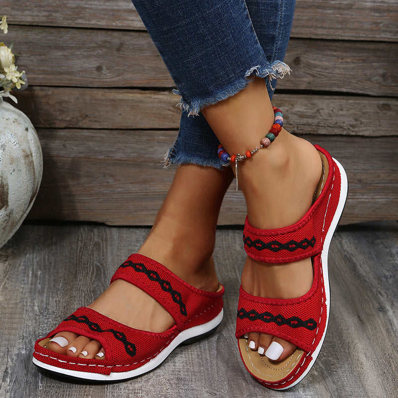 Comfortable women's sandals with elastic straps and an anatomical footbed Lune London