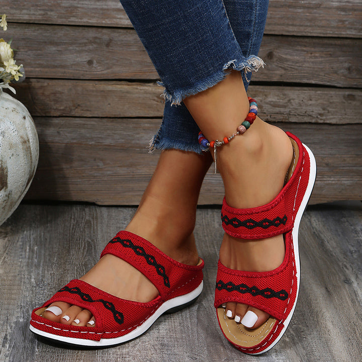 Comfortable women's sandals with elastic straps and an anatomical footbed Lune London