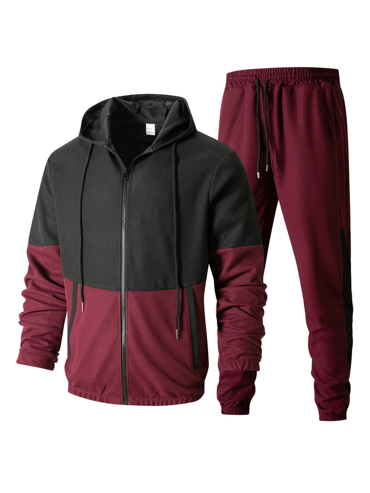 Men's sports set with contrasting fabric textures and practical pockets Lune London