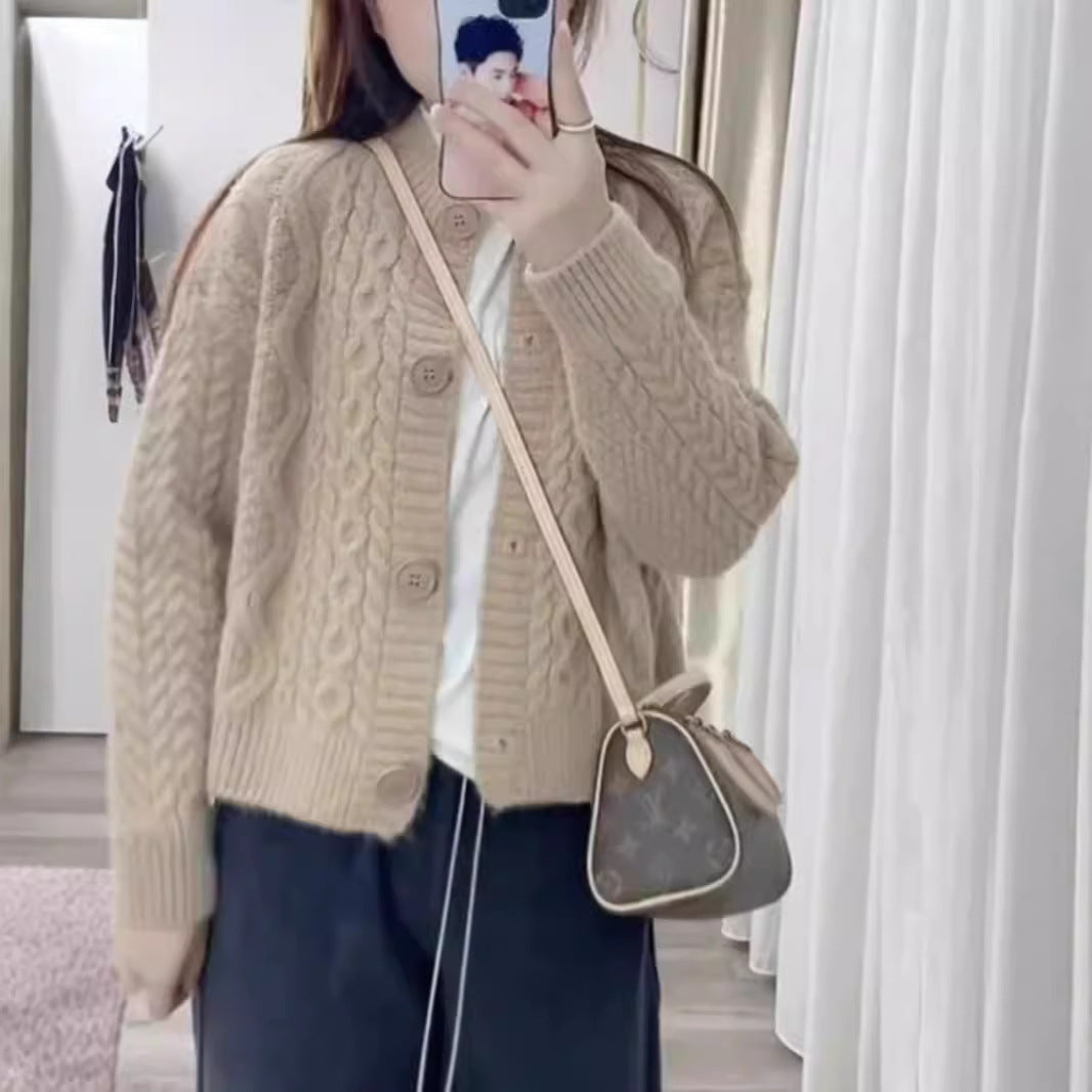 Women's knit jacket with a classic cable pattern Lune London