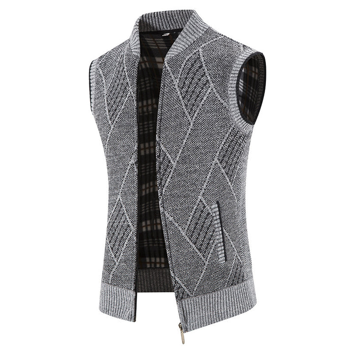 Men's knitted cardigan with a modern cable pattern and a practical zipper Lune London