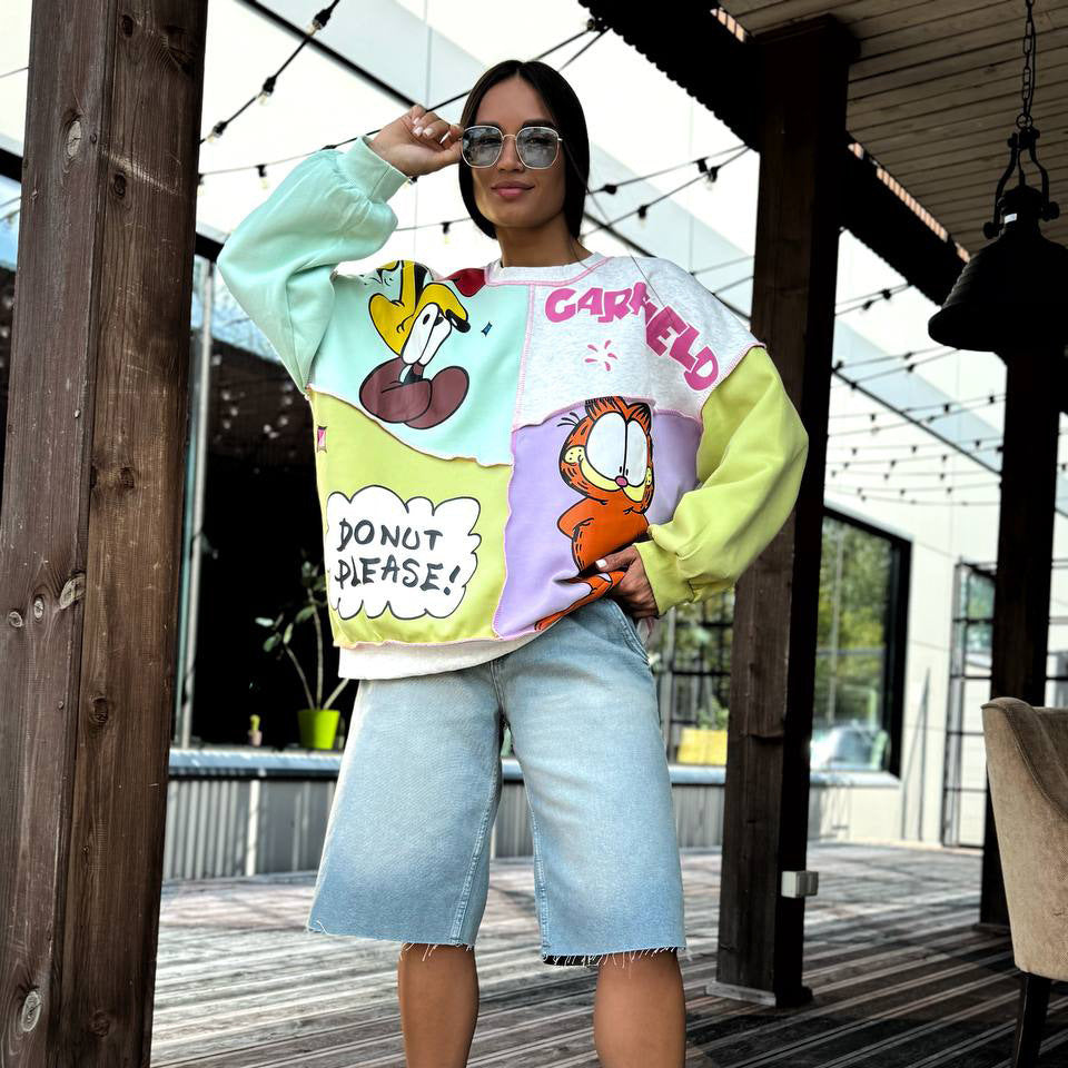 Women's sweatshirt with creative comic design Lune London