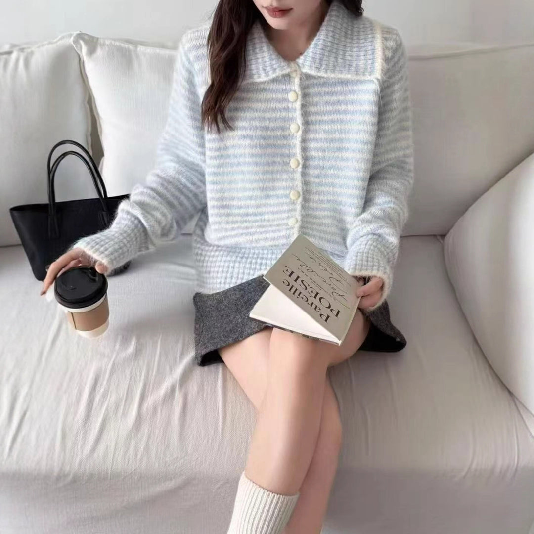 Cardigan pour femmes avec grand col et boutons Chic & Stil