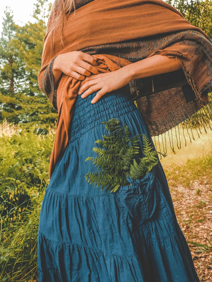 Casual long skirt for women with practical pockets and relaxed fit Lune London