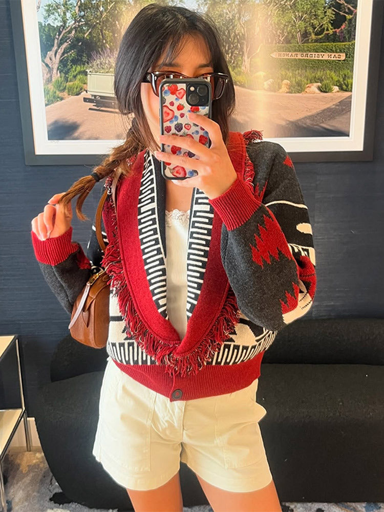 Knit cardigan for women with fringe details and a geometric pattern Lune London