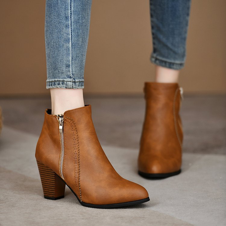 Elegant heeled boots for women with zipper Lune London