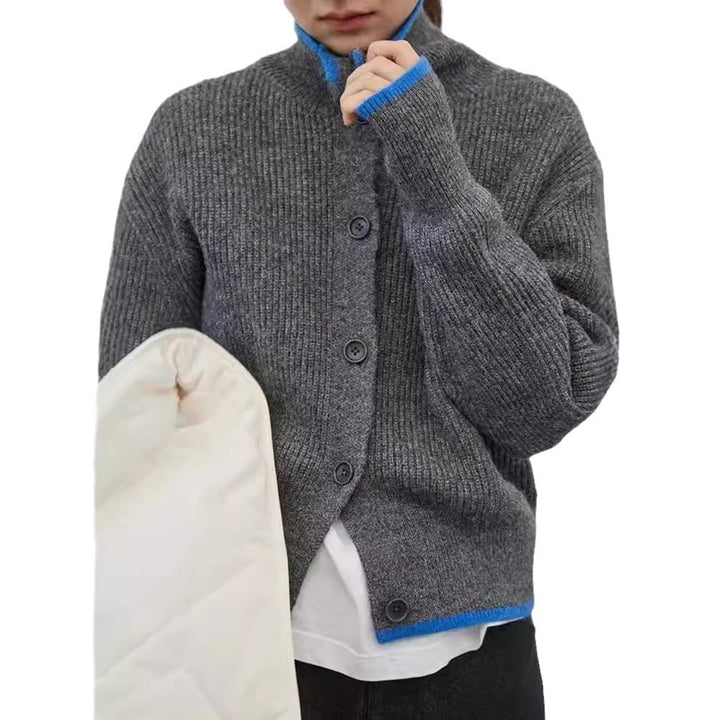 Cardigan femme avec col montant tendance et détails de boutons décoratifs Chic & Stil