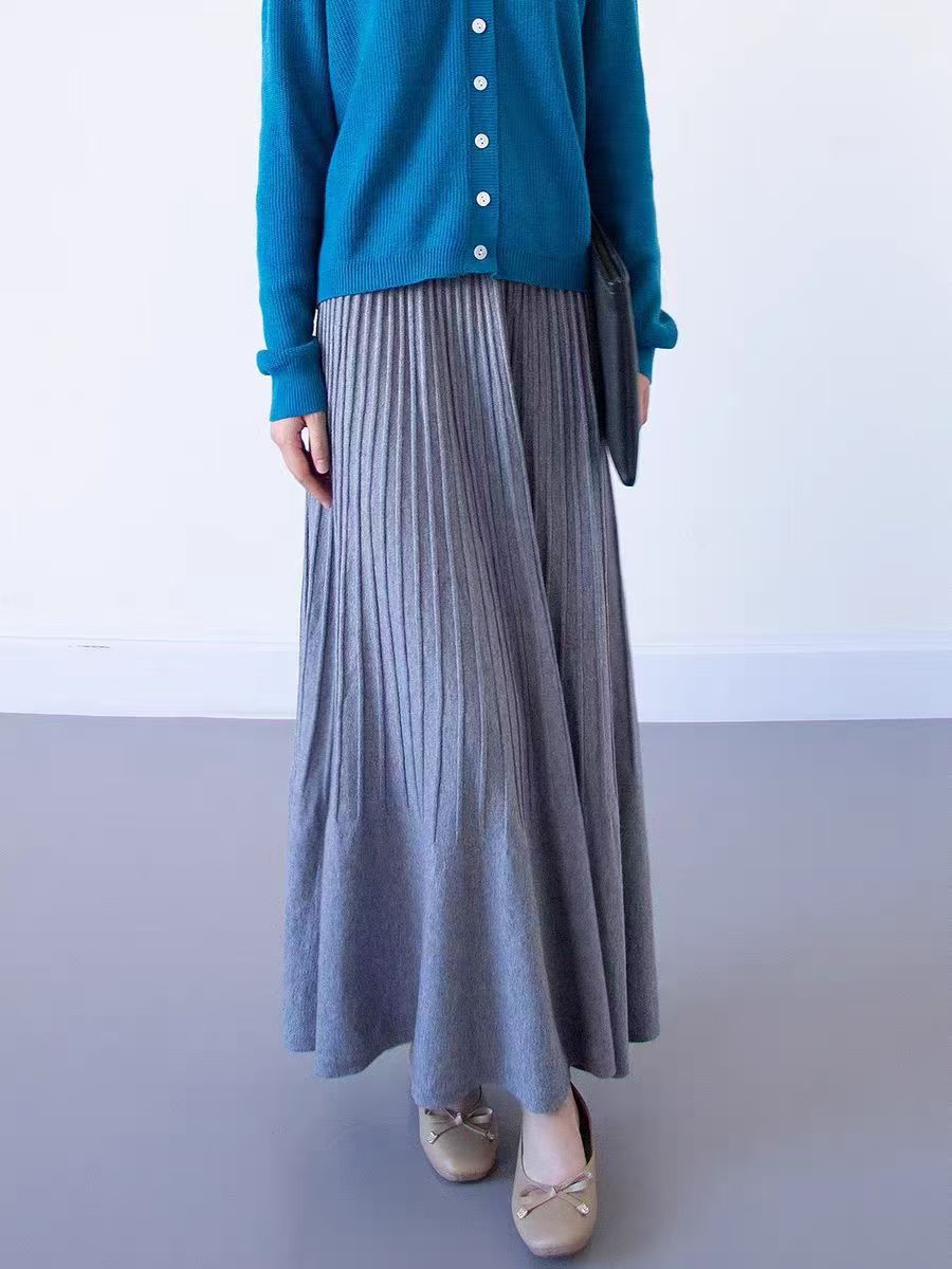 Elegant pleated skirt for ladies with high waist Lune London