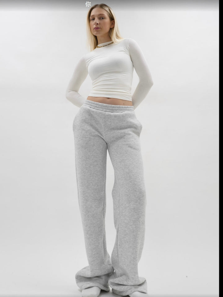 Fitted long sleeve T-shirt set for women and comfortable jogger pants Lune London