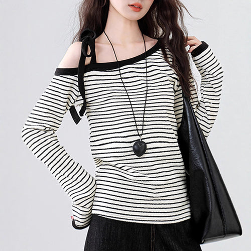 Ladies Off-Shoulder Top with Modern Stripe Design Chic & Stil