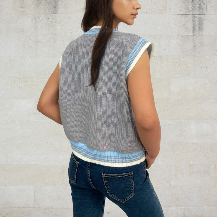 Women casual knit vest with practical buttons and modern accents Lune London