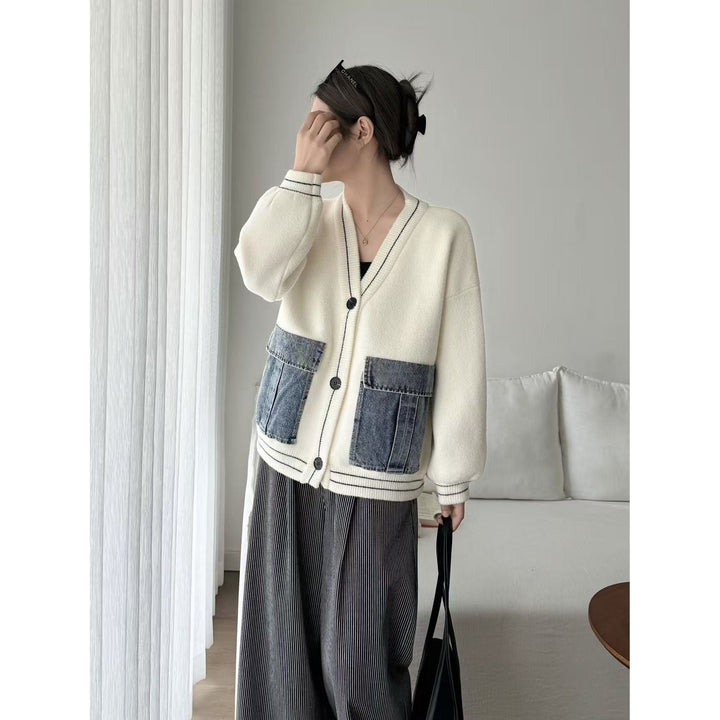 Cardigan féminin à la mode avec des détails en denim Chic & Stil