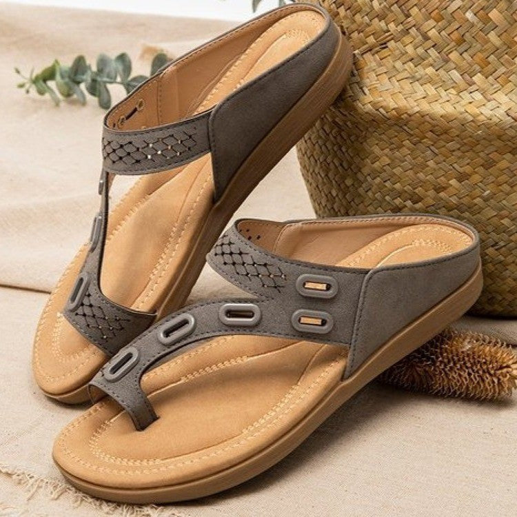Comfortable strap sandals for women with special straps and a comfortable insole Lune London