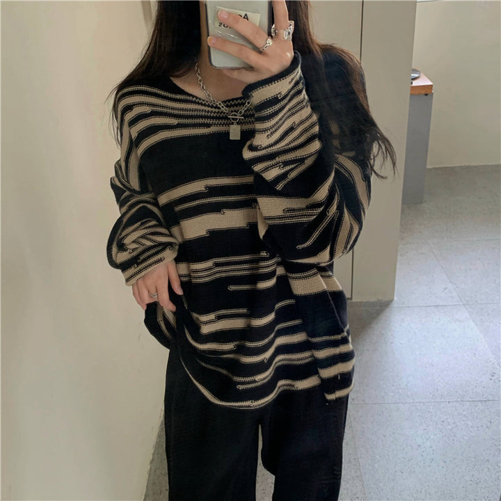 Pull en tricot pour femmes avec un élégant motif rayé et une coupe décontractée Lune London