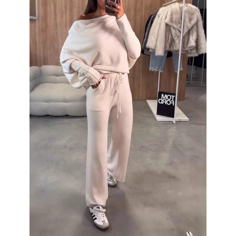 Women's comfortable loungewear in soft knitted material with a loose fit Lune London