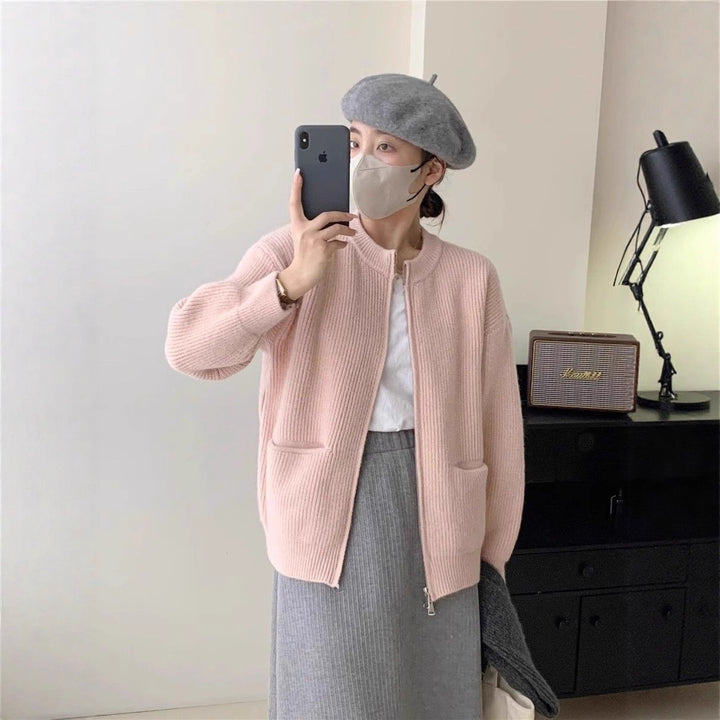 Cardigan en tricot confortable pour femmes avec col haut Chic & Stil