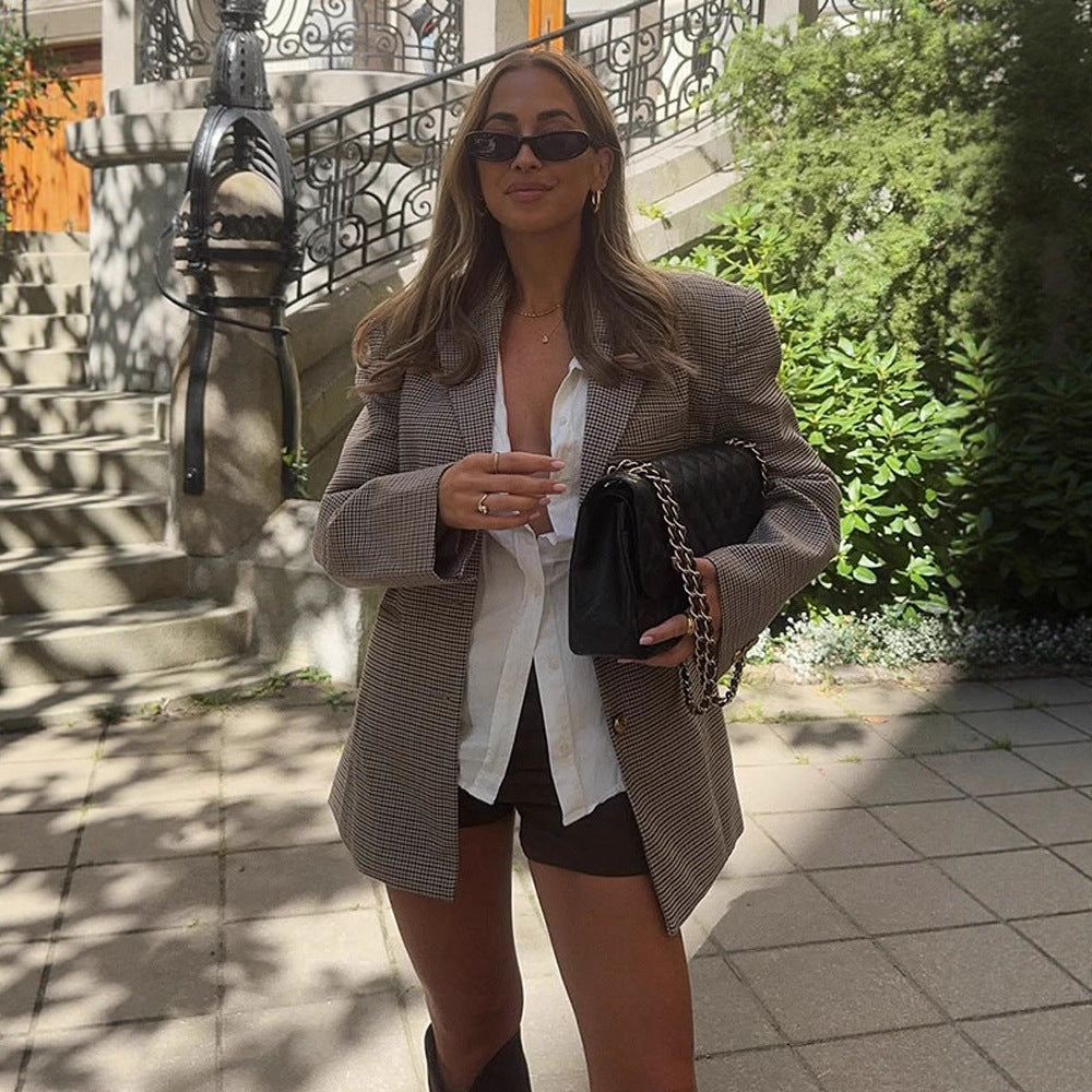 Oversized blazer jacket for women with houndstooth pattern and modern details Lune London