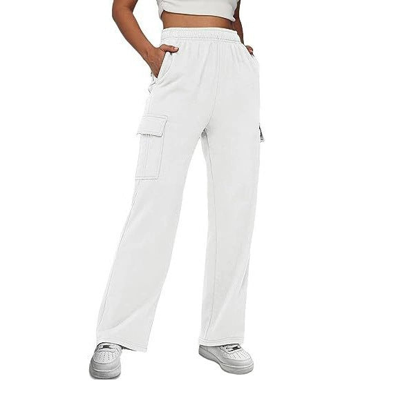 Versatile cargo pants for women with elastic waistband and numerous pockets Chic and Style