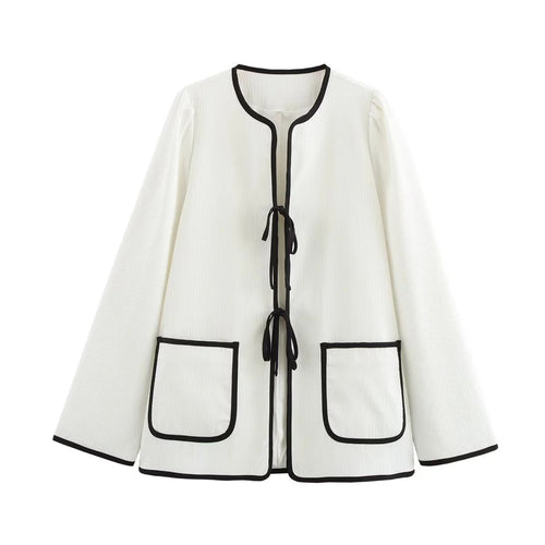 Casual work jacket for women with practical button detail and trendy pockets Lune London
