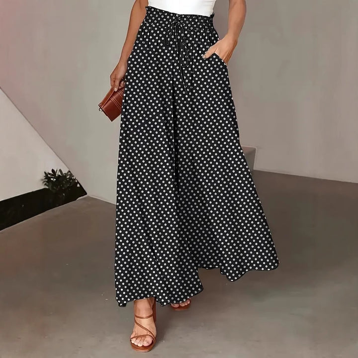 Ladies' culotte pants with elastic waist and embroidered polka dot pattern Lune London