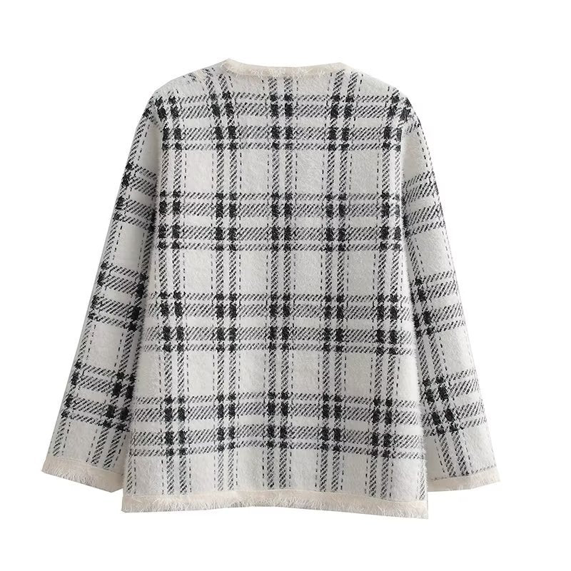 Long women's jacket with plaid patterns and elegant button details Lune London