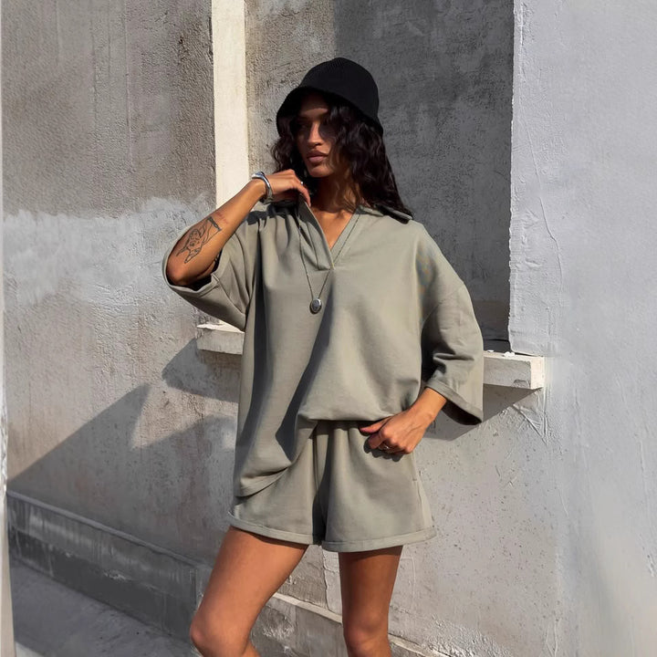 Comfortable polo dress for women with short sleeves and trendy collar Lune London