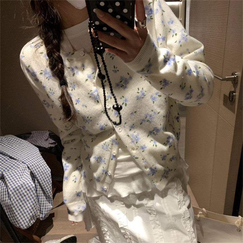 Cardigan féminin avec design floral et fermeture à boutons classique Chic & Stil
