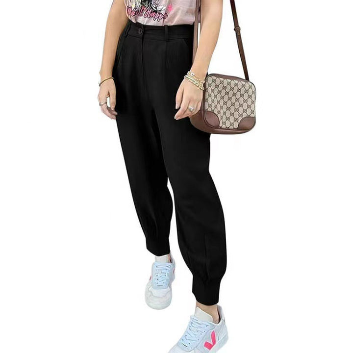 Elegant and fashionable high-waisted pants for women with pleats and side pockets Lune London