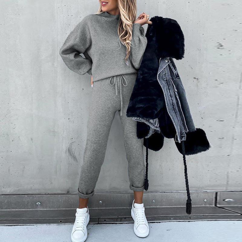 Casual and elegant sweater set for women with high collar Lune London