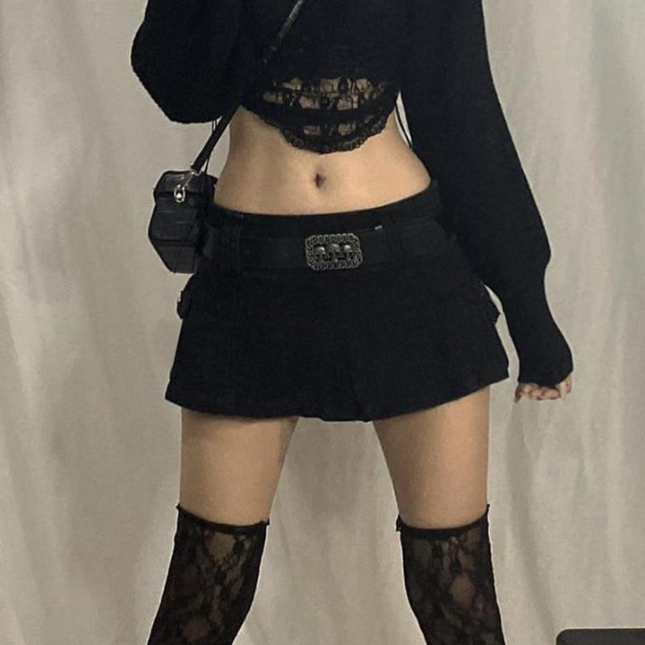 Skirt for women with practical side pockets and tailored fit Lune London