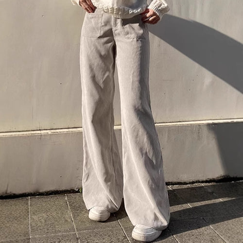 Comfortable and elegant corduroy pants for women with flared leg Lune London