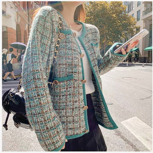 Cardigan for women with an elegant design and practical pockets Lune London